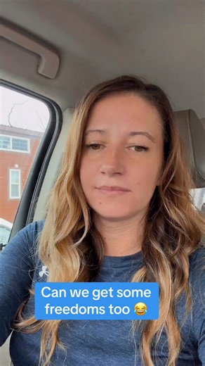 Tajana Cekic on Instagram: "Clutch my pearls ohhh noooo 😂"