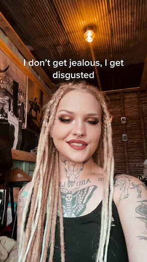 Emma Krause (@emmahicks40)’s videos with Originalton - Michael Jackson