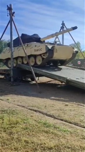 🇦🇷Descarga de Vehículos de combate y Tanques TAM2C-A2 para el Ejercicio Operacional "Kekén"