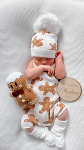 Have you ever seen a cuter gingerbread baby? 🥹 Sweet Nash wears our Gingerbread Knit Playsuit and matching beanie, paired with our Gingerbread Rattle and First Christmas Plaque 🫶🏼 #gingerbread #nutcracker #christmasknits #babyboy #boychristmas | Blossom & Pear