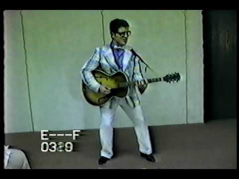 ROBERT VALDEZ SINGS AT THE JUDY DAVIS STUDO