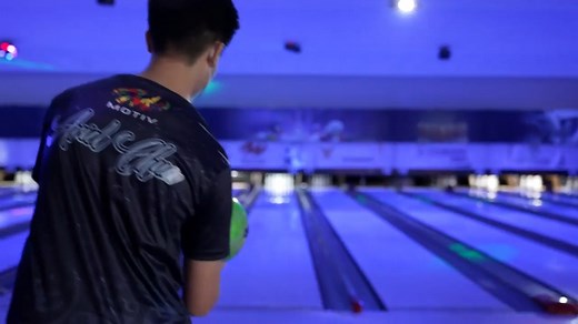 Need to practice your curling technique? Thinking of bringing the kids bowling? Or are you just looking to strike a few games with friends? From the officially sanctioned lanes to foosball and a dance party experience, Sonic Bowl at SAFRA Yishun Country Club is decked out for anyone from pro bowlers to kids. More here: https://nsman.safra.sg/3-reasons-to-have-a-striking-good-time-sonic-bowl-safra-yishun/ SAFRA members bowl for 15% off and enjoy 20% discounts on F&B! | SAFRA