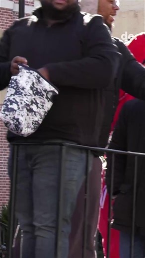 The 61st annual Wilmington Jaycees Christmas Parade kicks off the holiday season. | Delaware Online