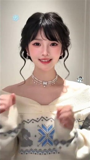 Pre-made Christmas gesture dance it can be seen that she is a princess #Gesture dance#Chri