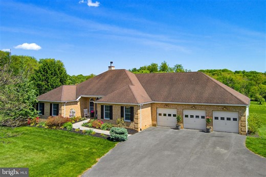 6111 Emerald Ln, Eldersburg, MD 21784 - MLS MDCR2034422 - Coldwell Banker
