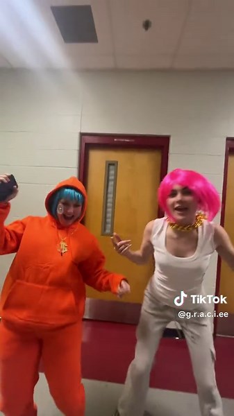 #yeet #skirt #yeetskirtskeet #senior #snl | yeet skrt snl song