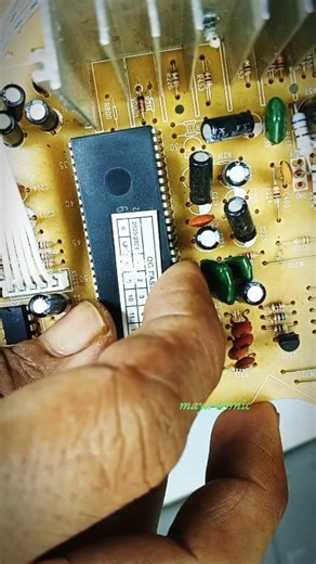 14K views · 112 reactions | Installing the 8879c IC #solderings #tubetv #oltv #electronic | Suyadi Maya Tehnic | Facebook