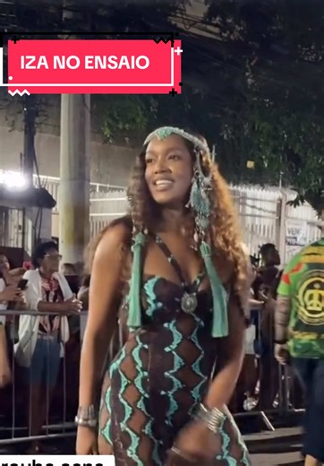 Iza hoje no ensaio em Ramos da Imperatriz. #iza #imperatrizleopoldinense #cantoraiza