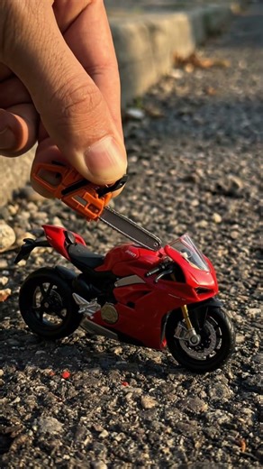 Mini Chainsaw vs Heavy Bike Slicing into Half #MiniChainsaw #Satisfying #Bike