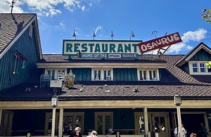 Dino-Mite or Dino-Fright? Restaurantosaurus Dining Review