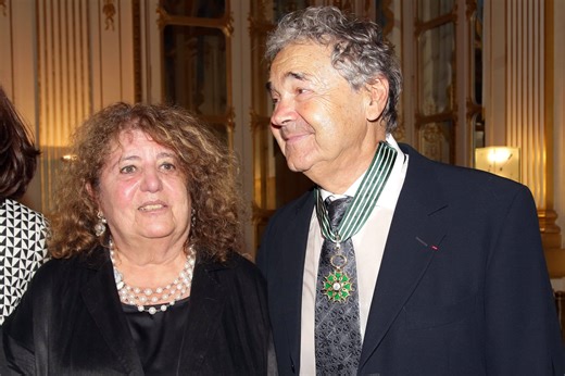 Pierre Perret sa décision radicale après la mort de Rebecca, la femme de sa vie - VSD