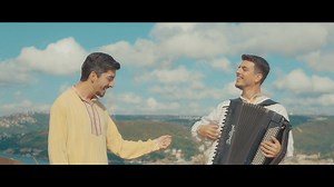Young music group bosfor from Turkey is singing traditional Macedonian song “Moma odi za voda”. But all of them are originally from macedonia. Иселениците од Македонија во Турција свират макединска традиционална песна: мома оди за вода 🇲🇰🇹🇷 | Yusuf Emini