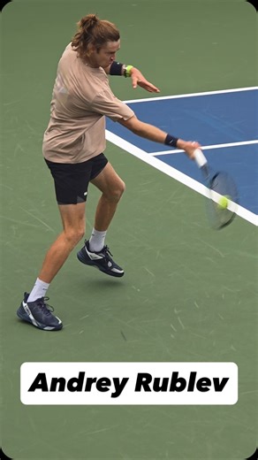 이종원 Jongwon Lee on Instagram: "Close up👀 Rublev's intensive warm up rallies @andreyrublev 2025 US Open catch ups #tennis #테니스 #usopen #usopen2025 #rublev"