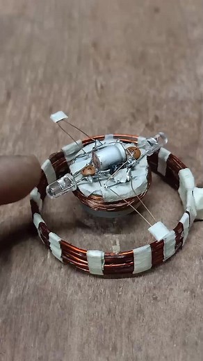 DC motor LED light and Induction field experiment #electronics #electrical #electric #electrician #tech #techno #technology #engineering #engineer #science #motor #dcmotor #induction #experiment #project #cool #led #circuit #coil #reels #instagram #insta #fbreels | Science & Engineering