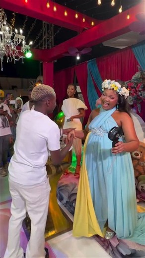 DOGO PATEN GIVING MONEY AT ZUCHU'S BABY SHOWER...