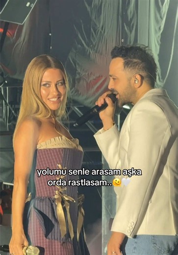 Yolumu Senle Arasam Aşka — Derya Uluğ & Asil Gök (Konser Klip)