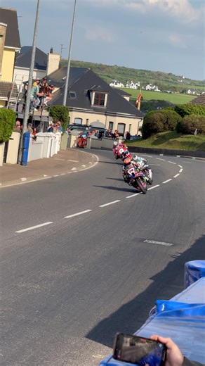 Wheel to wheel racing battling for the win 🏆 | Road Racing Empire