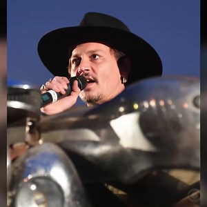 In a statement, the Secret Service said it is "aware of the comment in question." http://cbsn.ws/2sKwp1A | CBS News