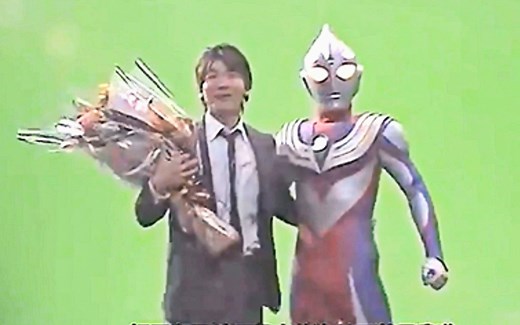 泪目！奥特曼与人间体告别名场面：我们永远相信光的存在！！！