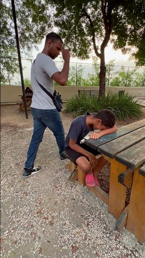 Videos de risas🤣🤣 que le pasa al muchacho 🤣🤣 #humor #shortsdivertidos #funny #comedy #shortsfeed