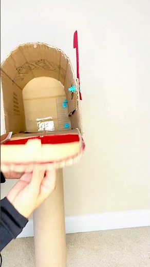 Holiday Mailbox Craft - with Makedo 📫 #holidayseason