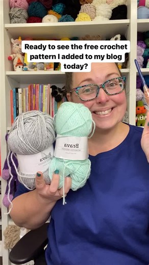 My Percy the Pigeon pattern has just been added as a free crochet pattern over on my blog, theloopylamb.com! With a complete, step-by-step video tutorial, you’ll be on your way to creating your own adorable amigurumi flock in no time. Do you like birds? If so, what’s your favourite bird? I’ll go first: my favourite bird is an owl! Yarn: @wecrochetofficial Hook: @furlscrochet #amigurumi #crochet #crochetbird #crochetpigeon #freecrochetpattern #freeamigurumipattern #crochettutorial #crochetanimal 