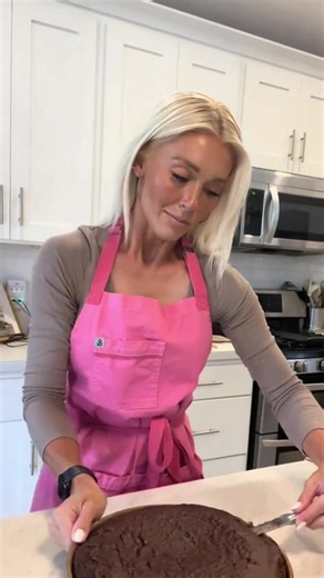 Bake Day! This is my process after baking my cakes. (Turn on Volume) #theblondewhobakes #cakes #cakedecorating #baking #food