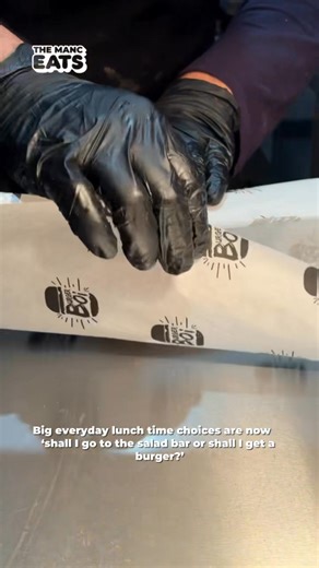 Step away from the Morrisons salad bar. January has been long and being healthy is boring again. New-year-new-you was fine, but the new-year-new-takeaway inside Morrisons on Piccadilly Gardens is doing is soooo much better. Meet Burger Boi. They’re serving up California-style stacked burgers, loaded fries, mac and cheese, wings, tenders, and even chips, cheese and gravy. 😍 Will you give the scorcher sauce a try? We tested it on the loaded mac and cheese, and let’s just say, that heat BUILT. 🔥 