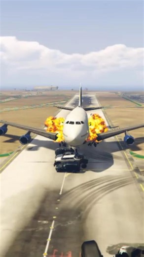 Airplane vs Car Carsh in GTA 5 😱