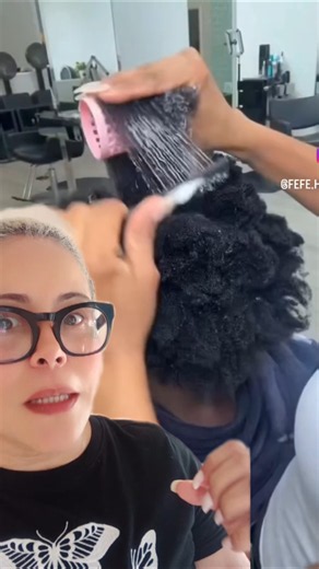 Not everyone knows how to work with afro-textured hair... much less type 4C 👀