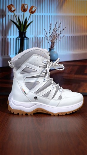 Listen up. You definitely need to get a pair of fleece - lined boots this winter! Just think about it. On those cold days, regular boots can't keep you warm. But fleece - lined boots are a whole different story. They're furry and incredibly warm. Wearing them is like stepping on a cloud, keeping your feet toasty. And they look amazing! Whether you're going for a sweet, cool or casual style, there's a perfect pair of fleece - lined boots for you. It's the perfect combination of fashion and functi