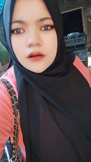 4.2M views · 25K reactions | Makanya jgan asal senggol﫢 #reelfyp | Qomariyyah Editing | Facebook