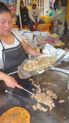 How the famous steak huarache is made in Mexico City #huaraches #viral #foryou #food