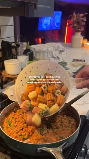 KIANA on Instagram: "current form of therapy: 🎃 weeknight dinner, cozy home, fall vibes, fall cooking, dinner ideas, pasta, halloween at home"