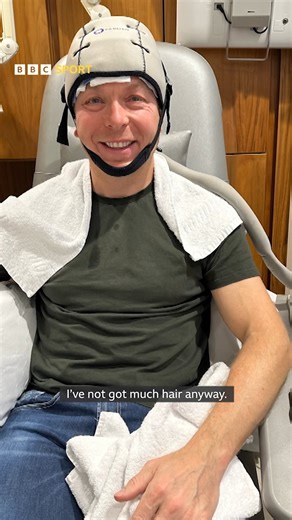 Sir Chris Hoy wore a -27°C cap during chemotherapy as his son was worried about him losing his hair ❤ | BBC Sport