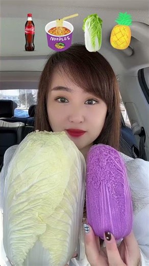 Eat emoticons,eat you bite by bite,the co-pilot eats snacks#food#shortvideo#eatemoticons