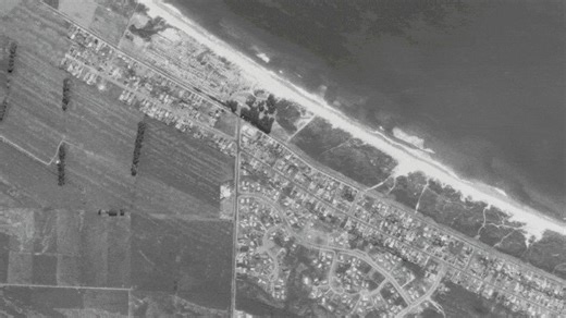 Papamoa in the 1980s was mostly paddocks and a few houses… Today it’s a thriving suburb with shops, schools and streets full of homes – and the beach is still famous for its relaxed vibe🩱🩳🌊 Here’s an image from 1986 compared to new aerial imagery captured in 2025. We’ve recently mapped this area in 3D as part of our coastal mapping programme. To learn more about that work go https://www.linz.govt.nz/products-services/data/3d-coastal-mapping, to access the data go https://data.linz.govt.nz/ Do