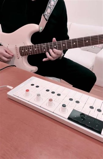 Danceable Guitar improvisation with OP-1 #op1field #jeffbeck #learntojam #neosoulguitar