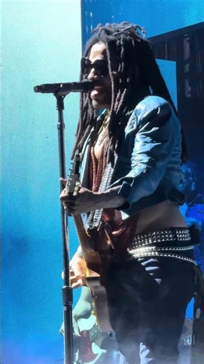 👕🔥 Red Hot Chili Peppers ft. Iggy Pop forgot clothes, remembered impact #RHCP #iggyPop