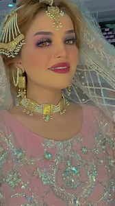 Te Amo Mi Amore🍾 Once again u phone will be hijacked by my beautiful looks!!! Buckle up and Enjoy the Beautiful Makeup transformation by Sumbul @sumbul_color_bar Beautiful Jewlery is by @rawajbypinx #makeuptransformation by @sumbul_color_bar #nikkah #nikkahbride #makeup #instagram #instavideo #viral #wedding #weddinginspiration #weddingmakeup #partymakeup #makeupartist #lahore #engagement #engagementphotos #nikkah #nikkahbride #walima #walimabride @sumbul_color_bar 57CC DHA PHASE -5 LAHORE 0301