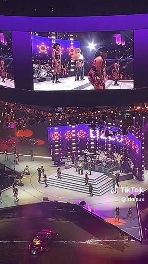 Lizzo performing Truth Hurts at the Houston Rodeo! #lizzo #concert #houstonrodeo #fyp #houston