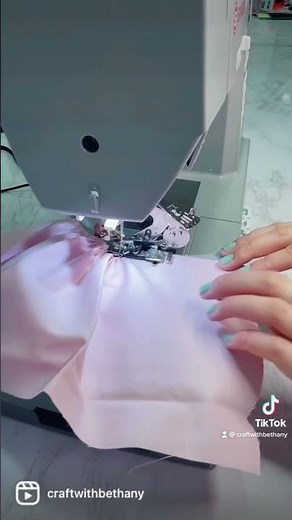 Singer Heavy Duty 6800C Sewing Machine & the Singer Ruffler Foot