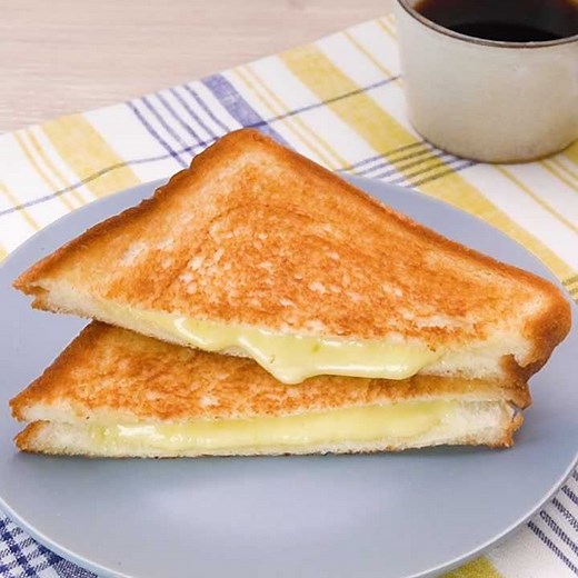 シンプルおいしい♪ グリルドチーズサンドのレシピ動画・作り方 | デリッシュキッチン