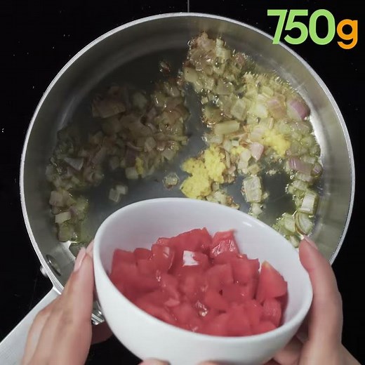 Recette de Moules marinières au gingembre, tomates et sauce soja salée - 750g
