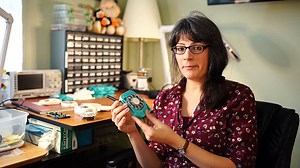 Engineer creates rotary mobile phone because she hates texting