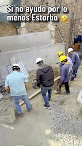 Cuando toca 'levantar' el proyecto y tú eres el becario... ¡Pero la moral siempre en alto! 😅💪 El equipo de gigantes vs. la ley de la gravedad (y mi 1.50m). 😂 ¿Quién más se siente así a veces? #humor #constructorintegra #maestros | AprendeConstruyendo Integra