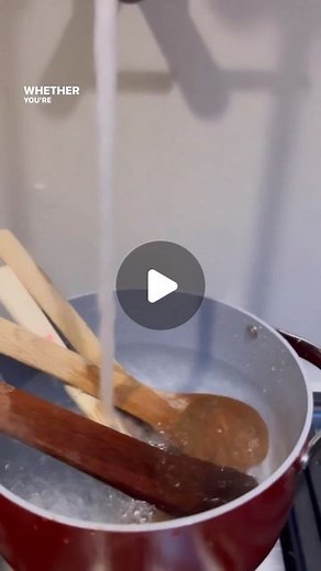 Eating Healthy Today on Instagram: "💧 Have you ever tried this? BOIL your wooden spoons and utensils at the beginning of every month…Video by @itsnicolejaques Even if you are hand cleaning them or putting them in the dishwasher, they need a deep soak. To note I hand clean mine usually as dishwasher is typically not recommended. I did this for demonstration purposes. Just soaking your wooden spoons in boiling water for around 20 minutes to help release oils and liquids that have been absorbed in