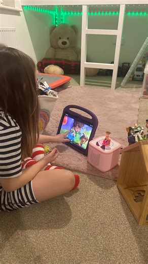 Jade Fegan on Instagram: "Honestly if you haven’t lived through a full moon with a spicey child.. don’t tell me we all have the same days 🤪 I’ve spent my weekend fighting fire after fire! It’s exhausting.. like checking into a psych ward feels like a holiday exhausted. So yeah.. move along 🤣 #asd #autism #adhd #senparenting #senparent #neurodivergentparenting #motherhood #honestmotherhood #honestparenting #parenting #parentsofinstagram #autismadvocate #autismacceptance #autismspeaks #autismspe