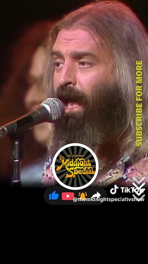 The Turtles performed “Happy Together” live on The Midnight Special, October 19, 1976 ⚡️ Watch the full performance on our YouTube channel via link in bio! #themidnightspecial #theturtles #happytogether #70smusic