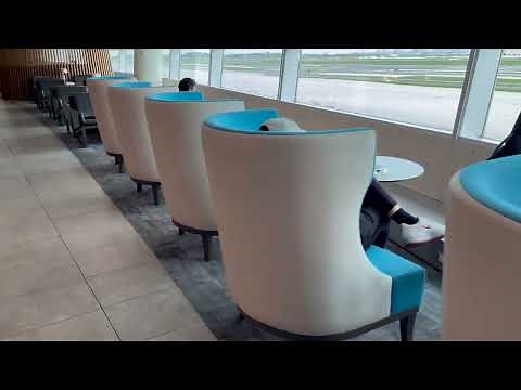 KLM Crown Lounge Toronto – Is It Worth $50? (Full Tour & Review)